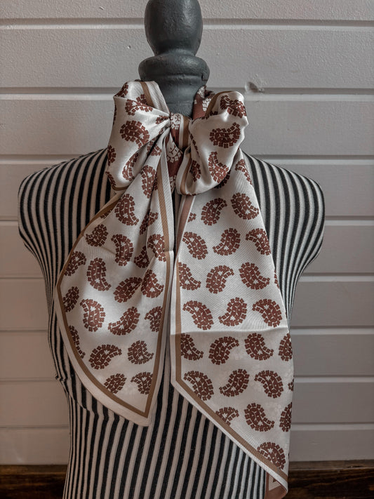 Brown & White Twilly