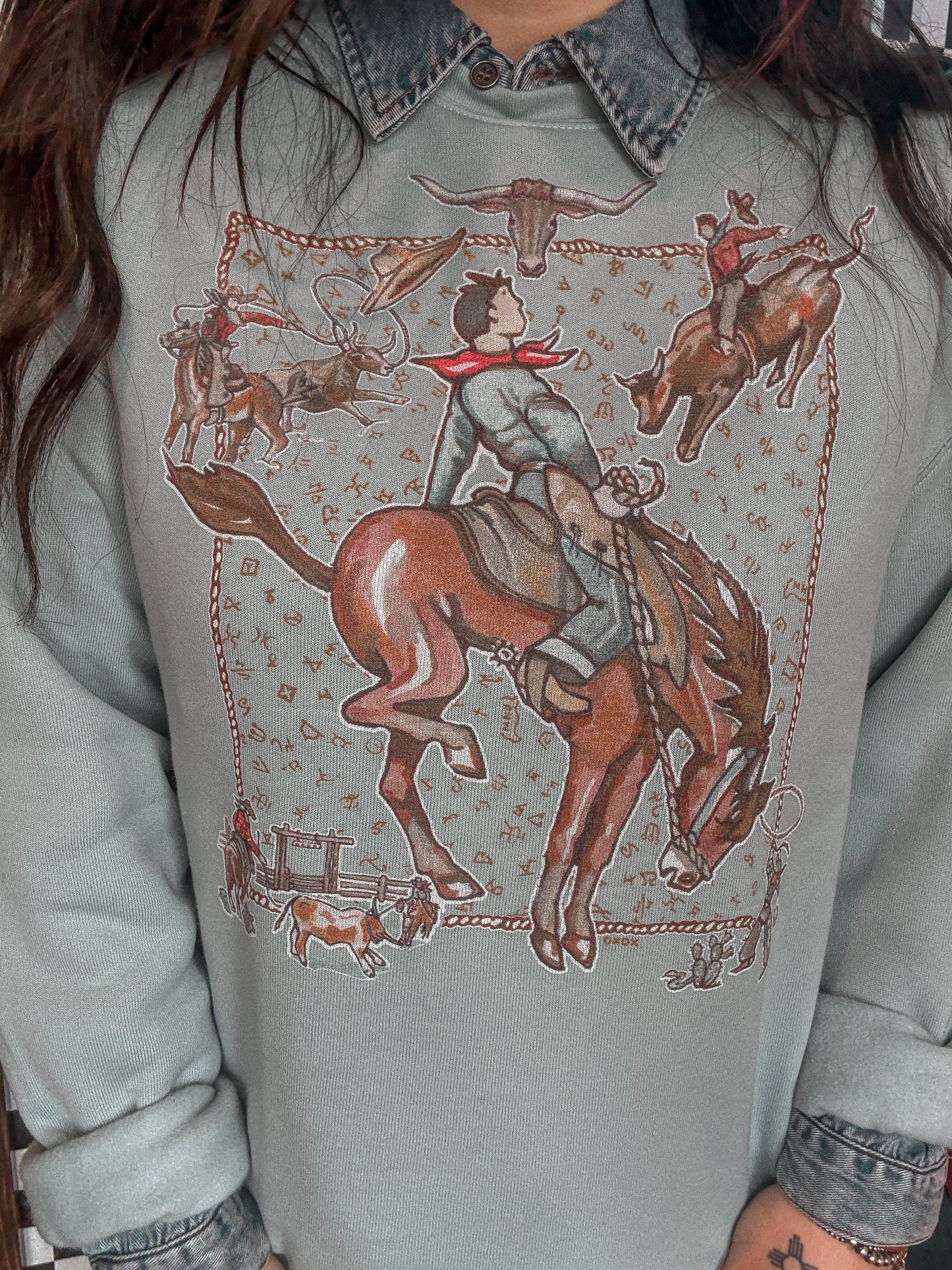 XOXO Art Trails West Pullover