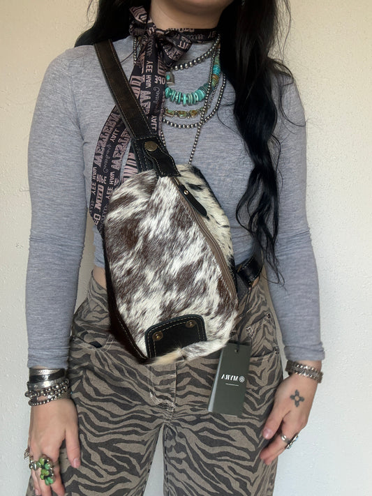 The Ranch Sling Bag *Black & White