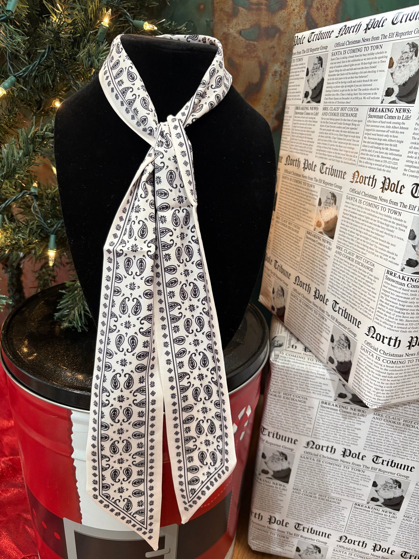 Cream Paisley Twilly