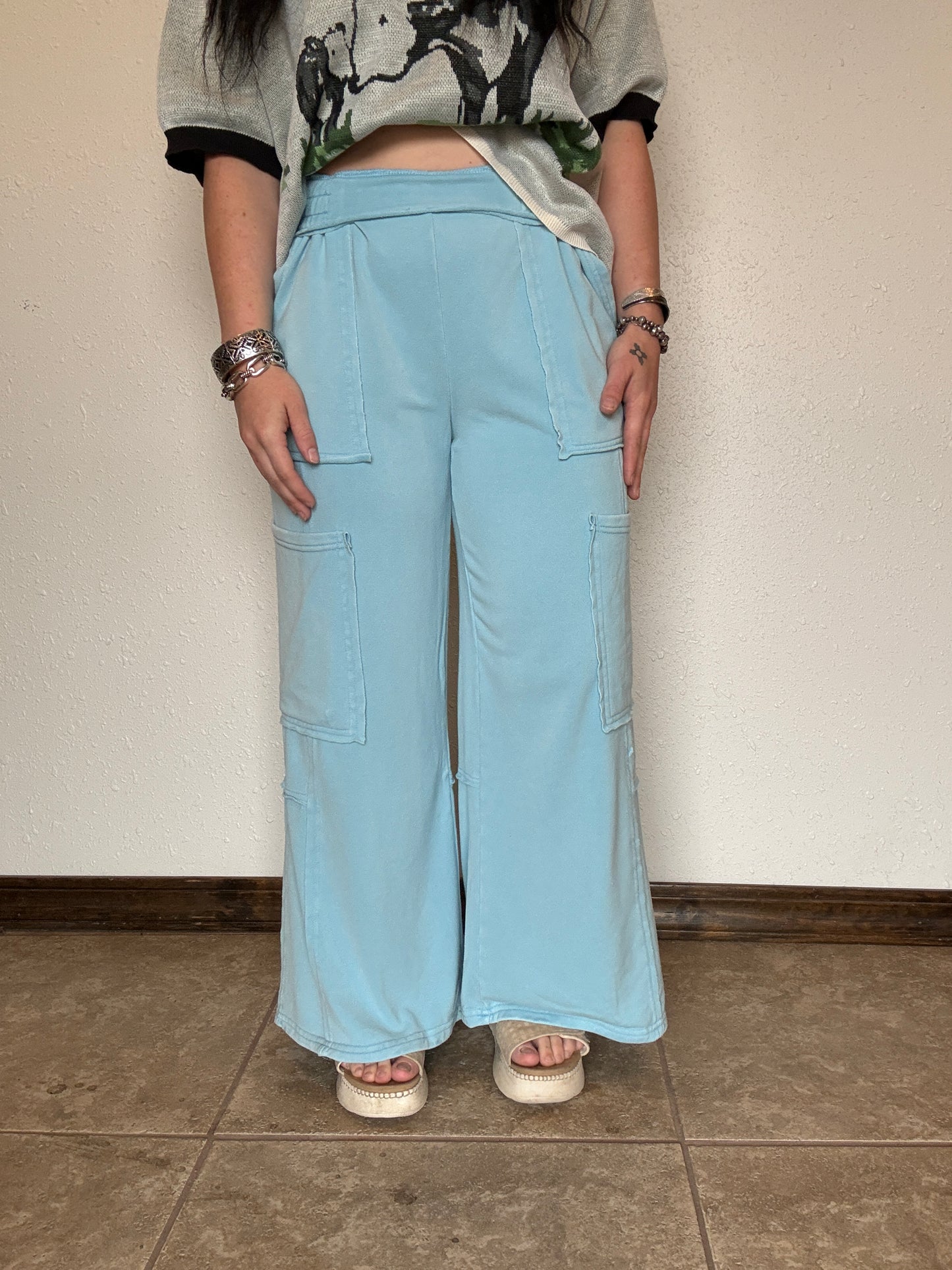 Mineral Wash Wide Leg Cargo Sweatpants
