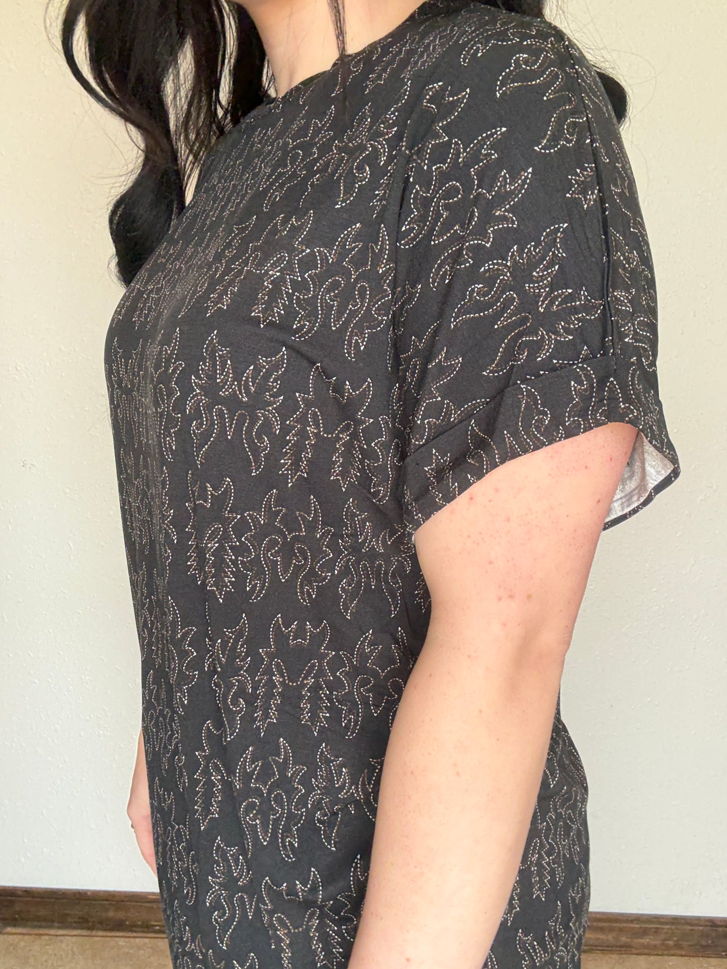 Midnight Mesa Mom Cuff Tee