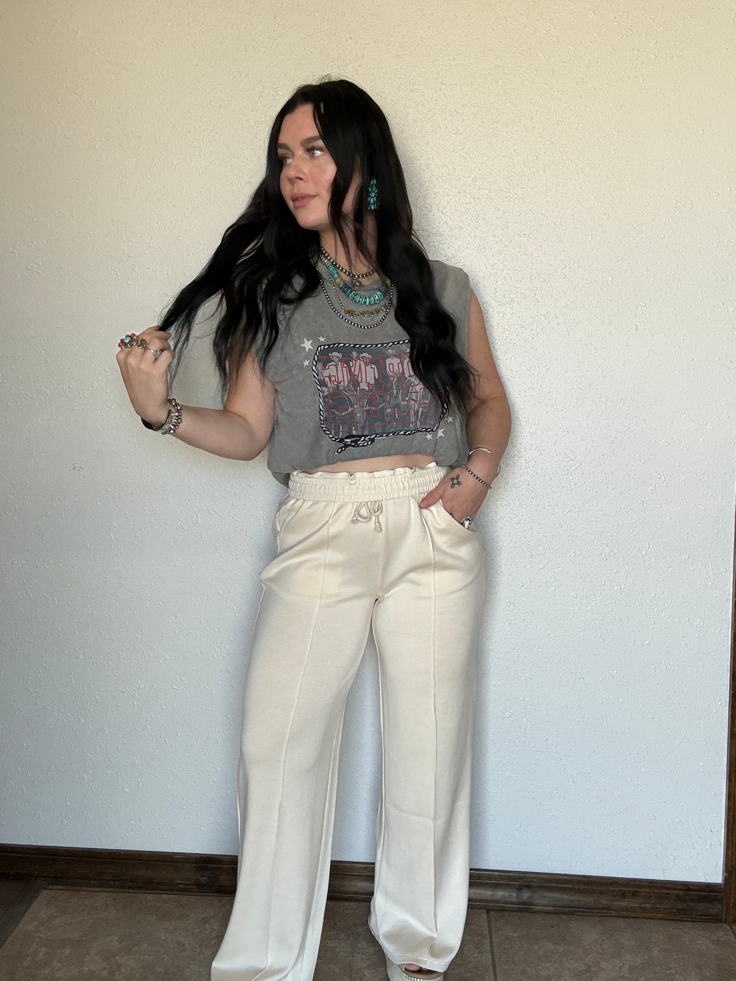 The Cabin Cowgirl Sweatpants *Cream