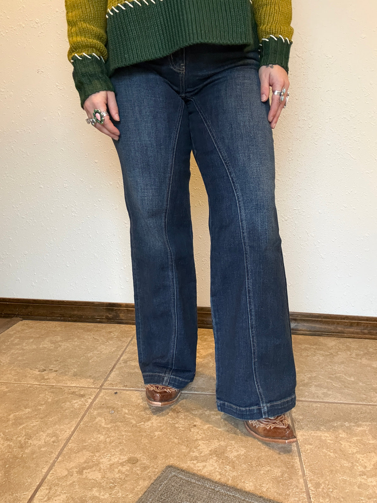 ULTRA HIGH RISE RELAXED FLARE LEG JEANS