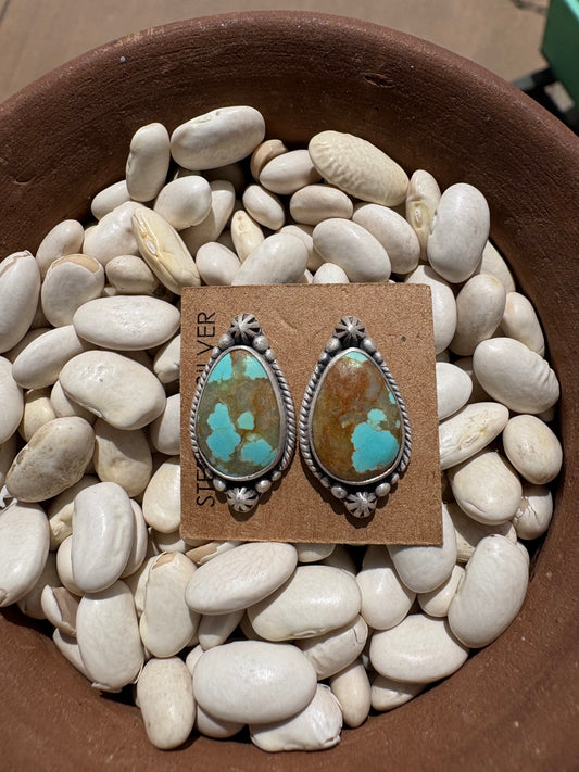 Mine 8 Turquoise Everyday Studs