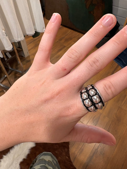 Western Double Bubble Textured Stretch Ring
