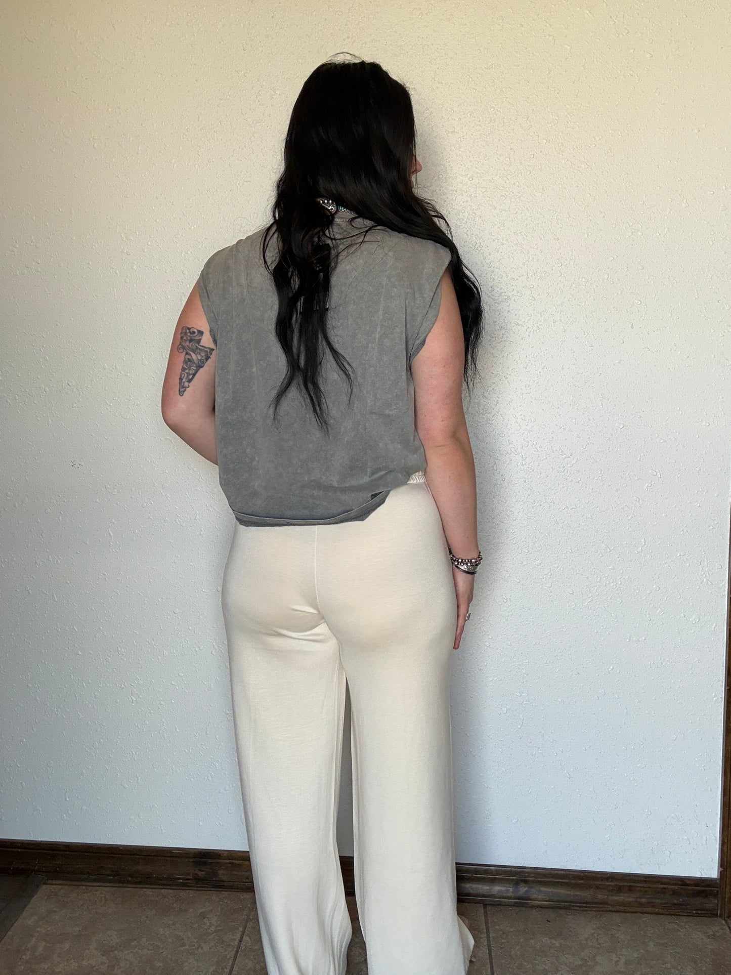 The Cabin Cowgirl Sweatpants *Cream
