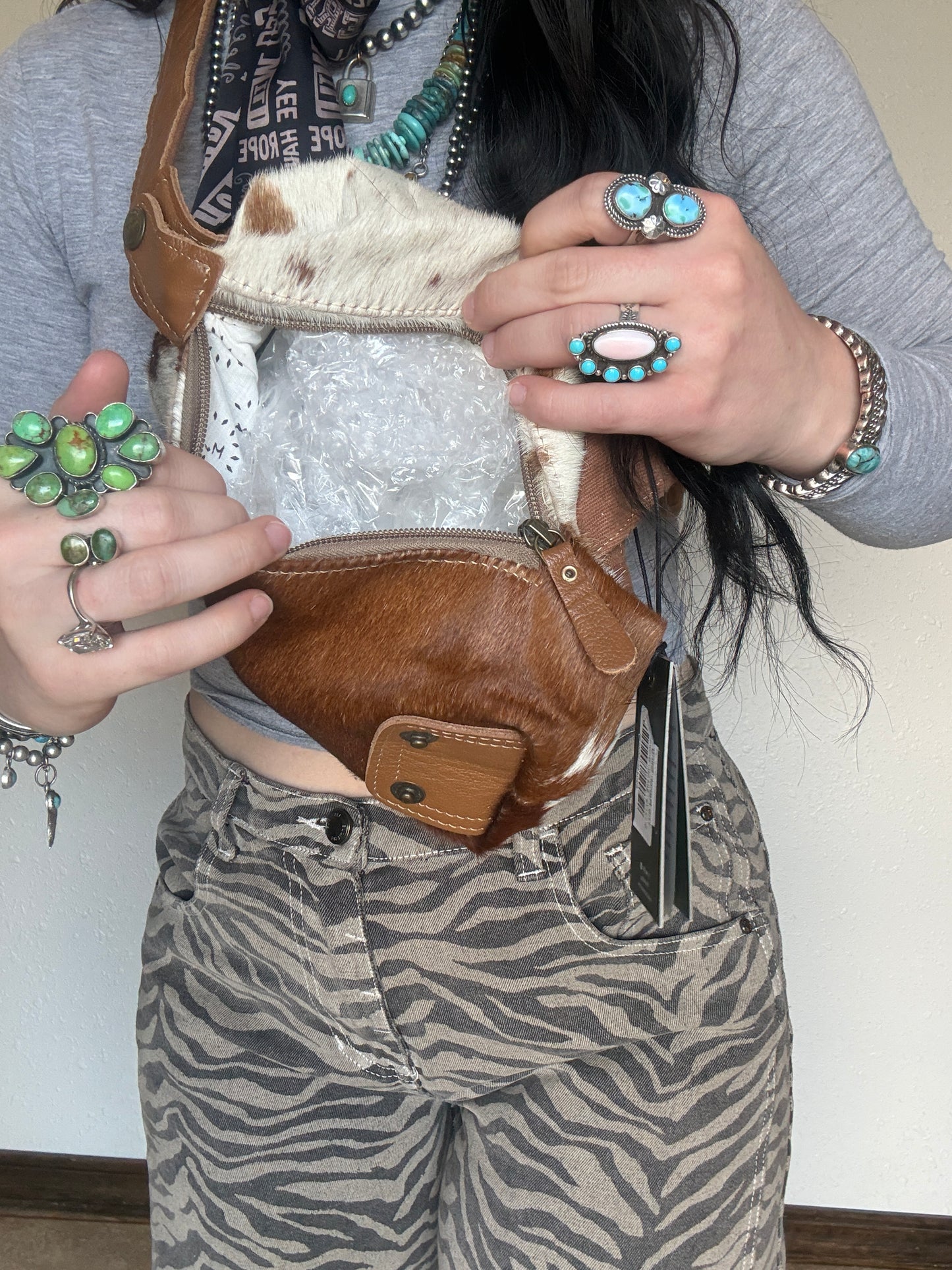 The Ranch Sling Bag *Brown & White