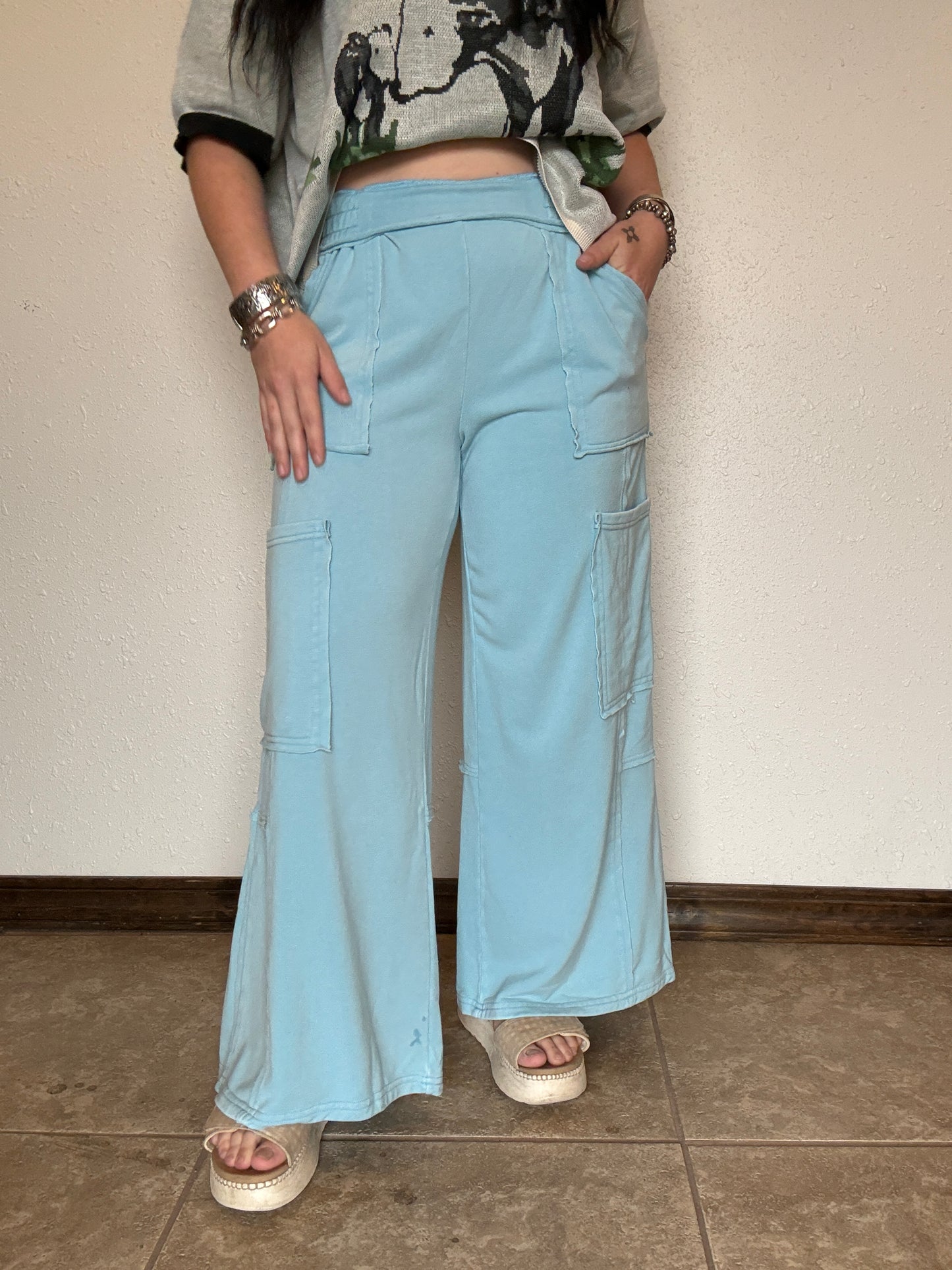 Mineral Wash Wide Leg Cargo Sweatpants