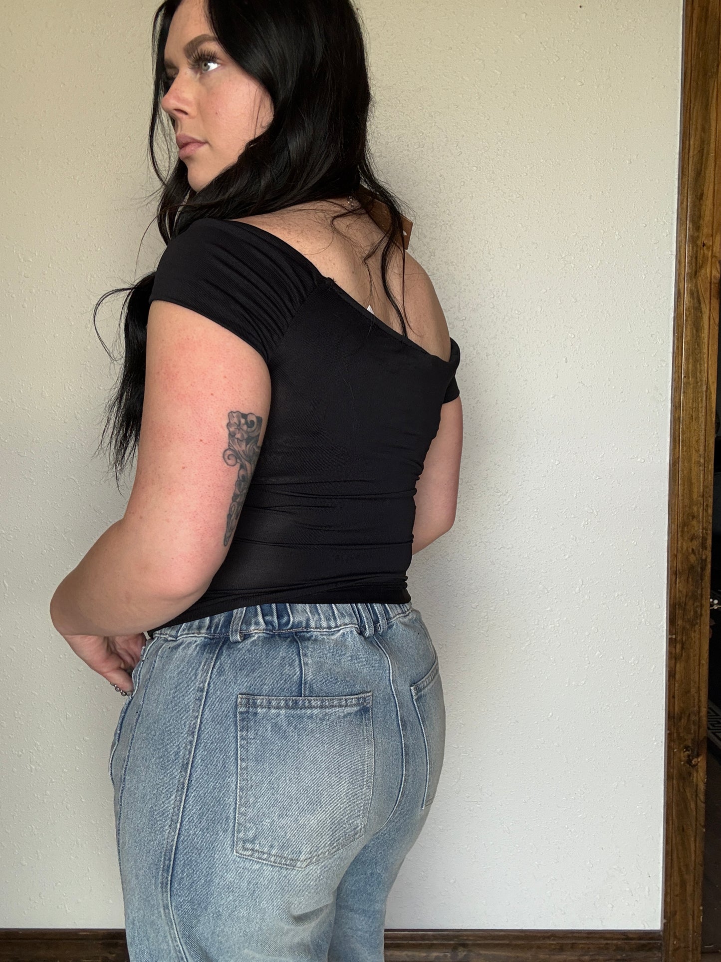The Lex Off The Shoulder Basic Top