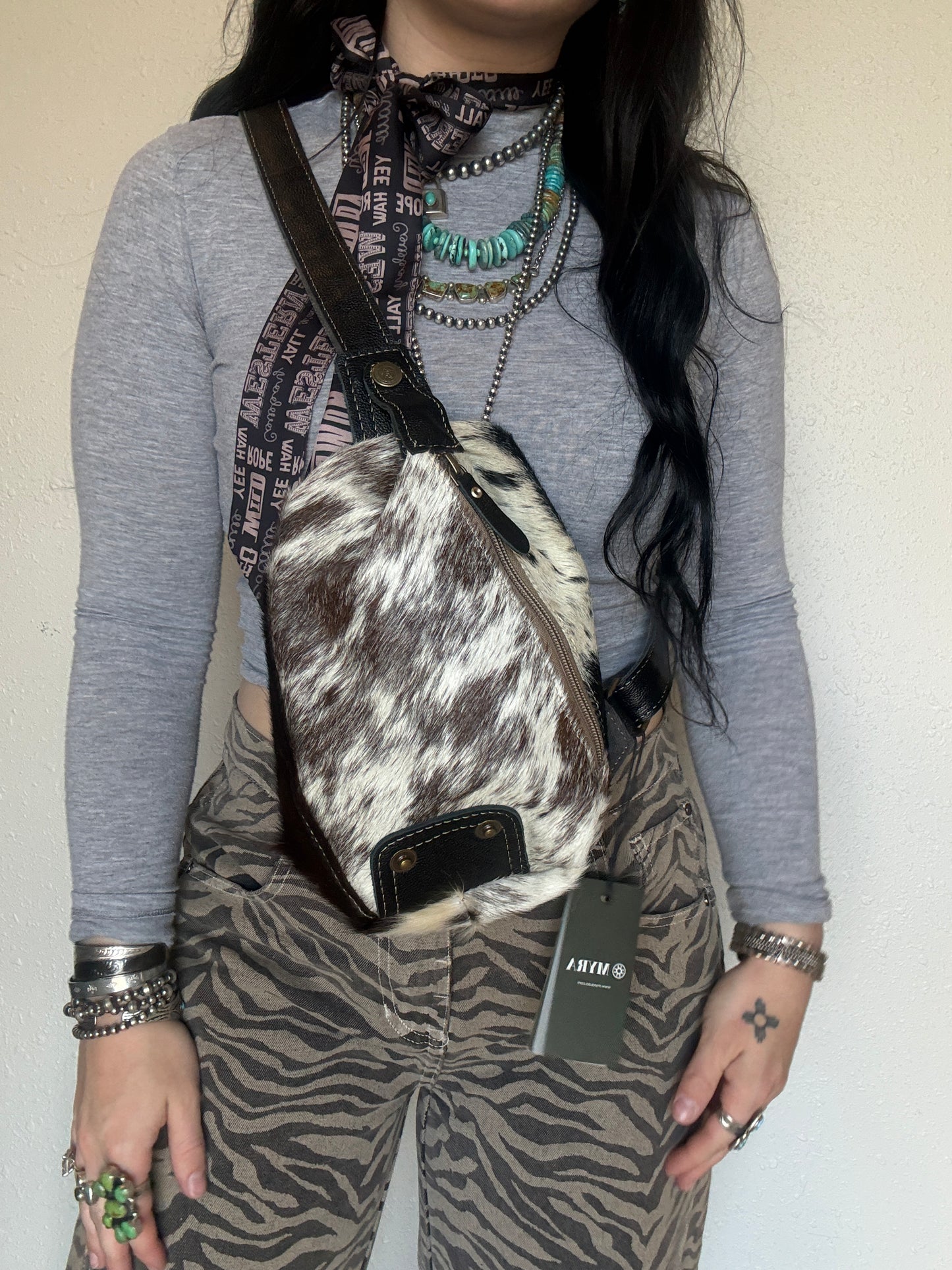 The Ranch Sling Bag *Black & White