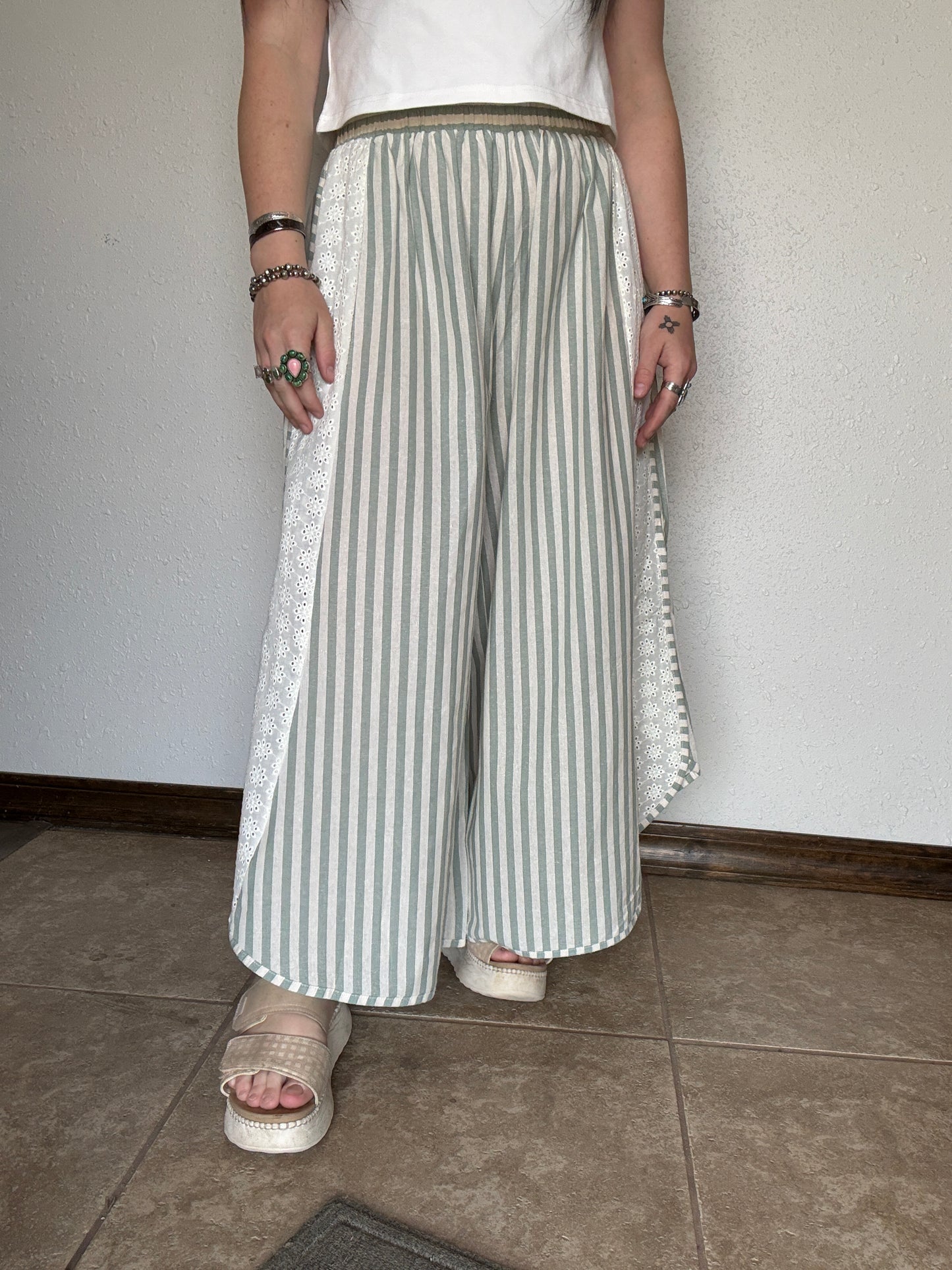 The Liberty Flowy Pant *Sage
