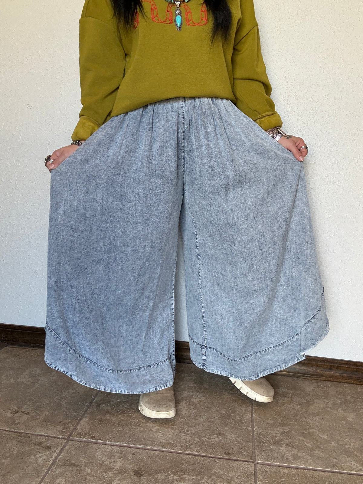 Fall Bloom Denim Flowy Pant