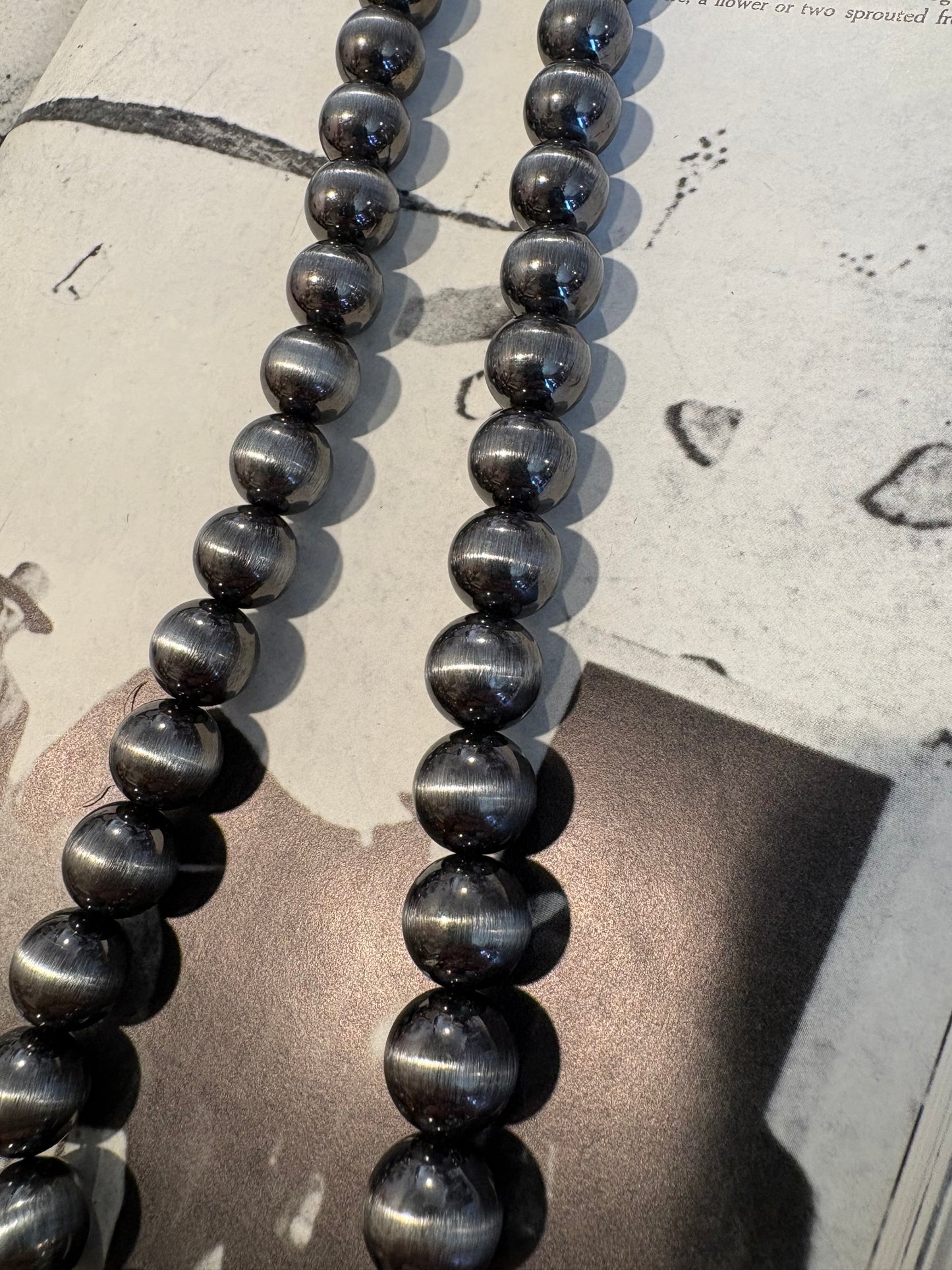 The Max Pearl Necklace