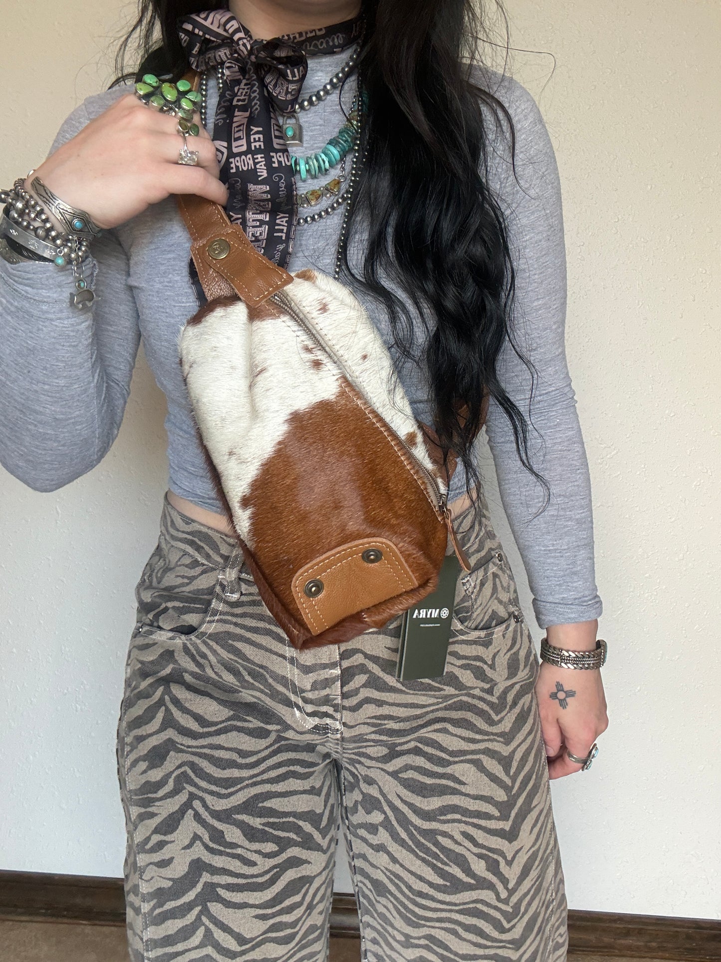 The Ranch Sling Bag *Brown & White
