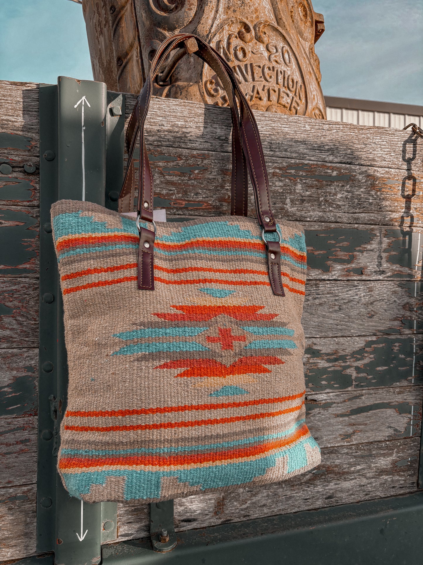 The Paxton Saddle Pad Bag