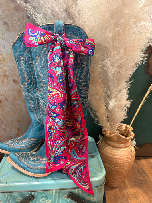 Pink Paisley Twilly