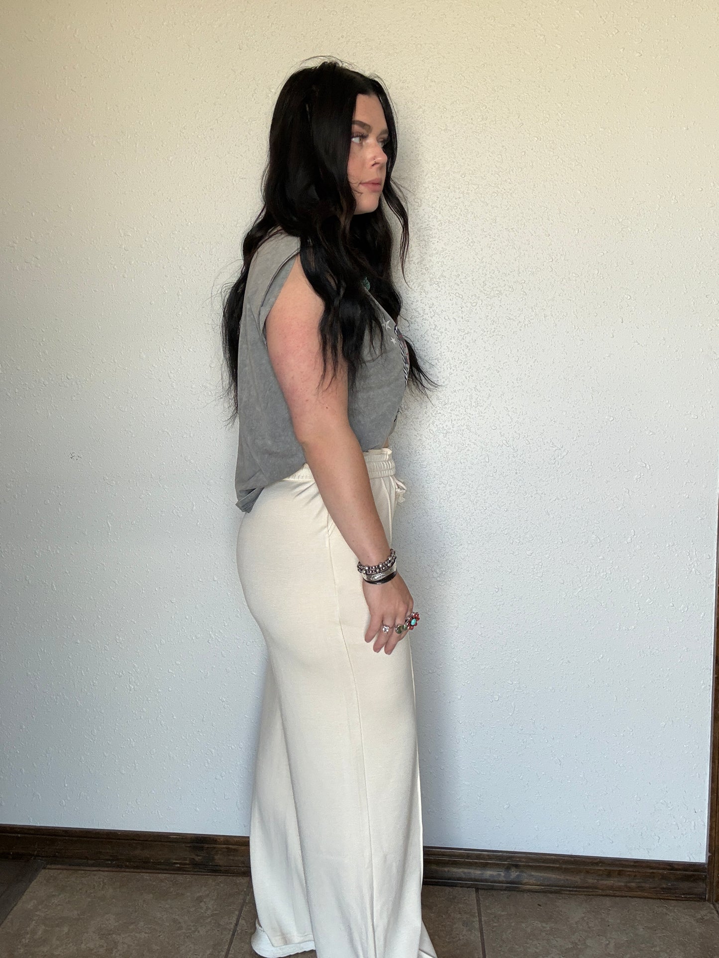 The Cabin Cowgirl Sweatpants *Cream
