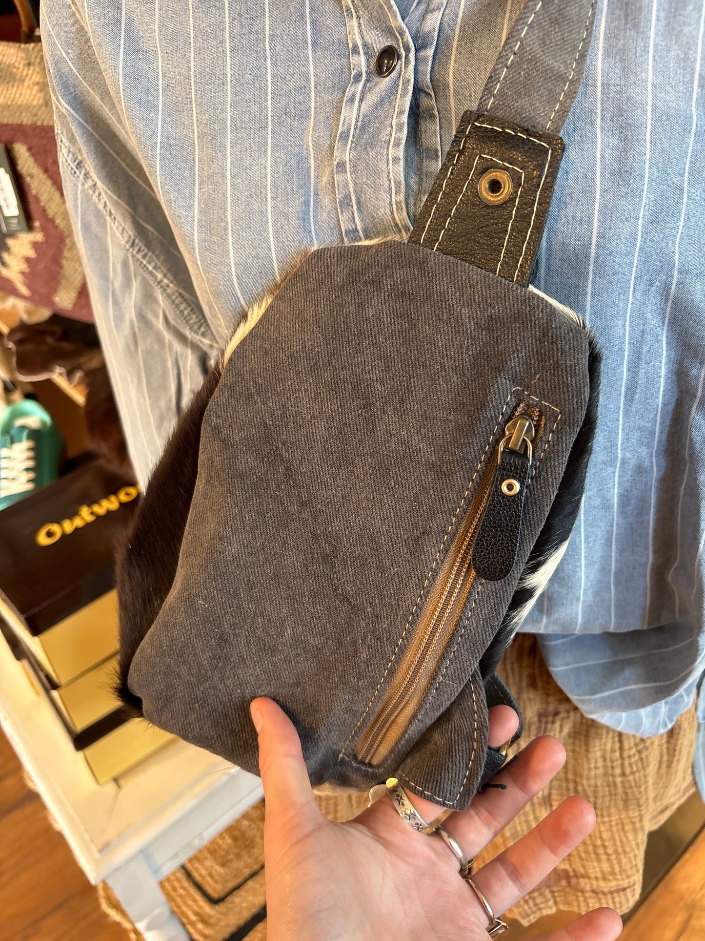 The Ranch Sling Bag *Black & White
