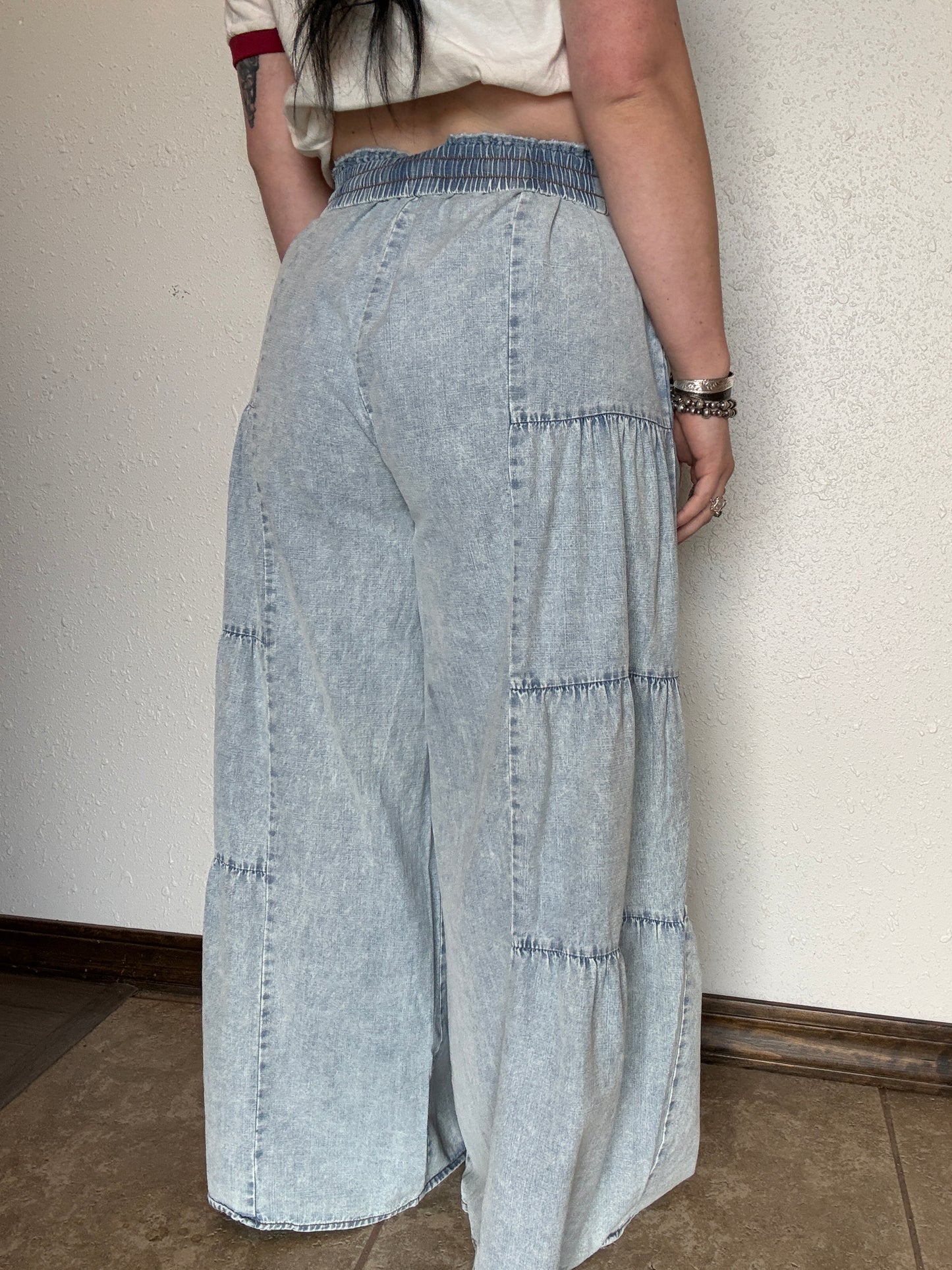 The Bubble Bronco Denim *Light Wash