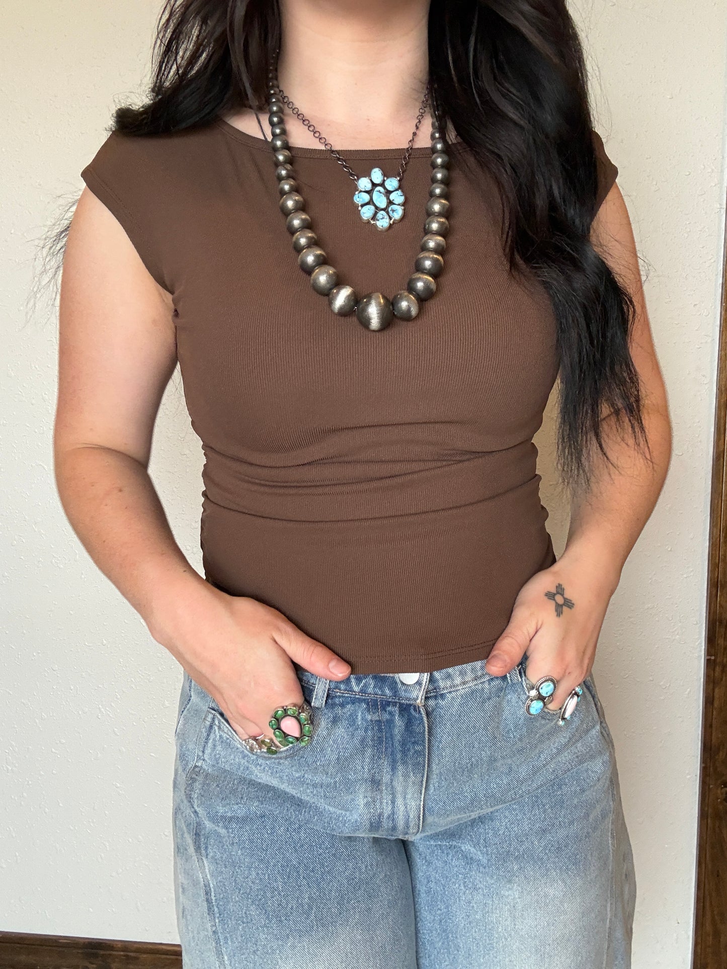 The Jonsey Boat Neck Basic *Brown