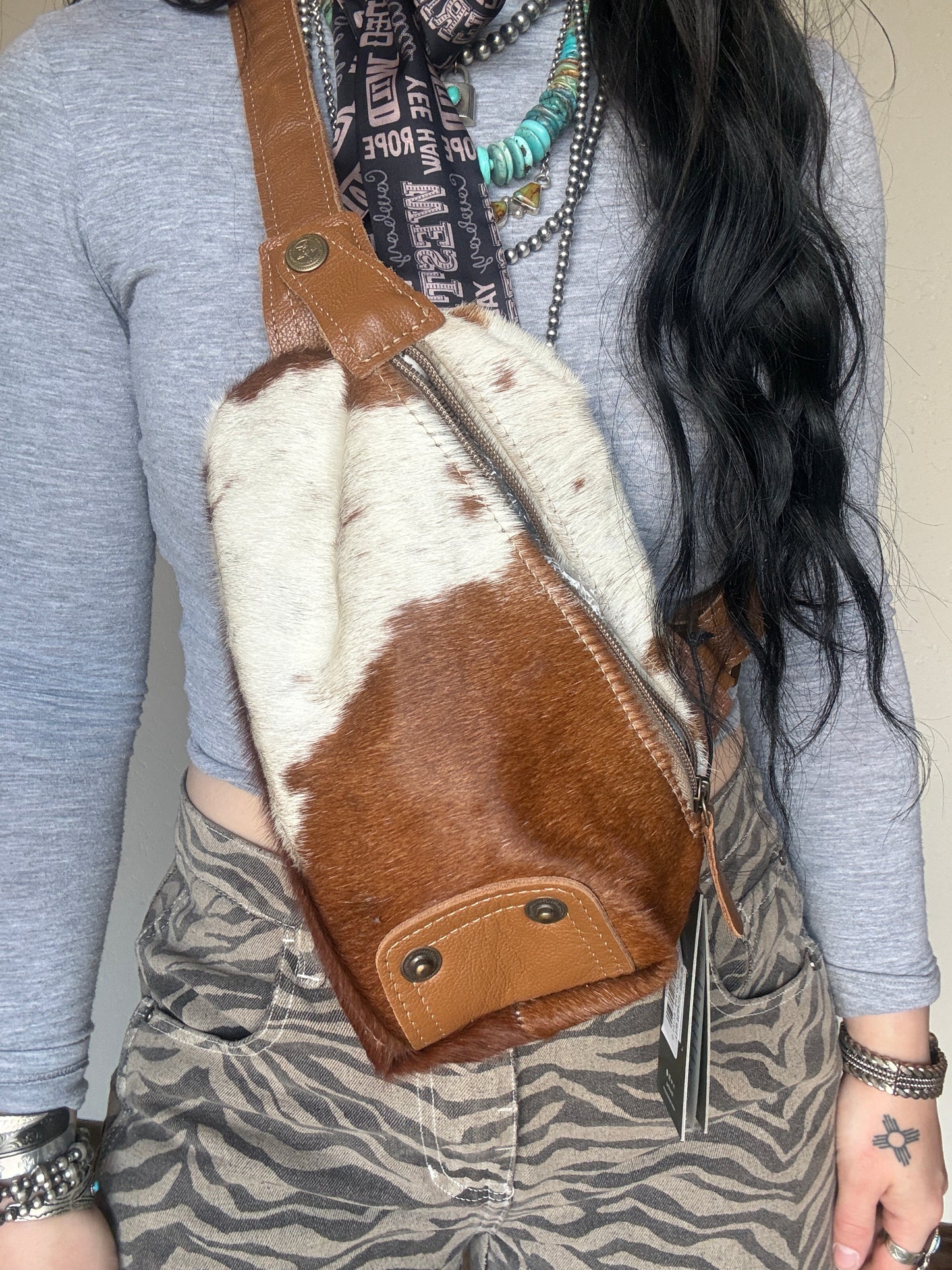 The Ranch Sling Bag *Brown & White