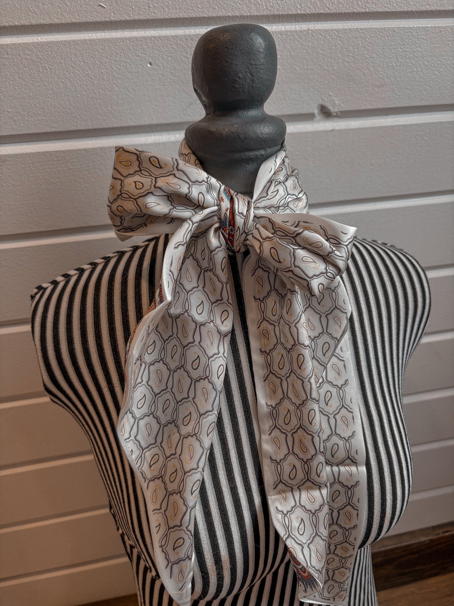 Double Sided Paisley Twilly