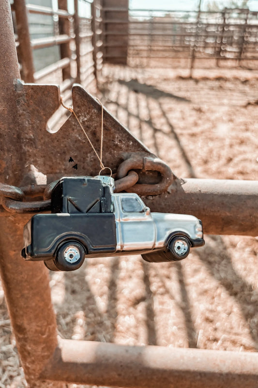 Christmas Ornament *Cake Truck