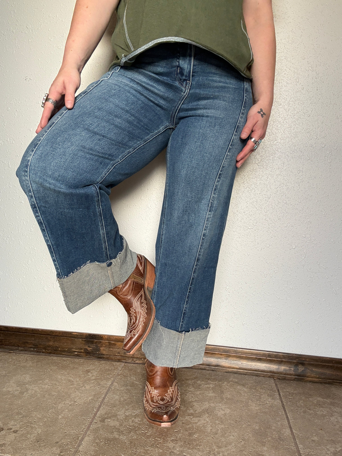 INSEAM TRANSFORM HIGH RISE TUMMY CONTROL A-WIDE JEANS: Dark wash