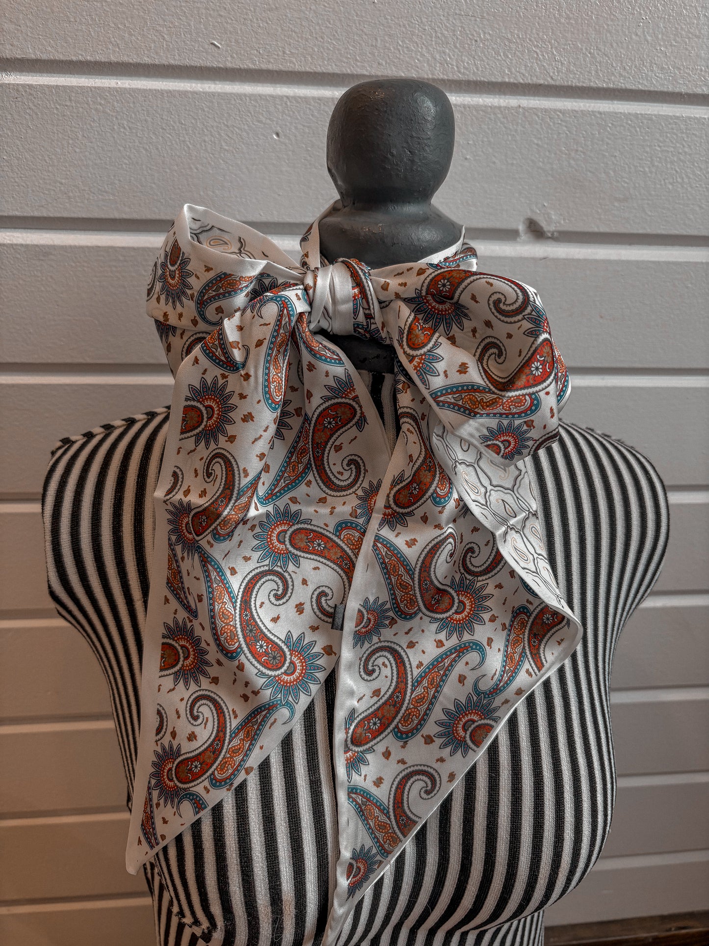 Double Sided Paisley Twilly