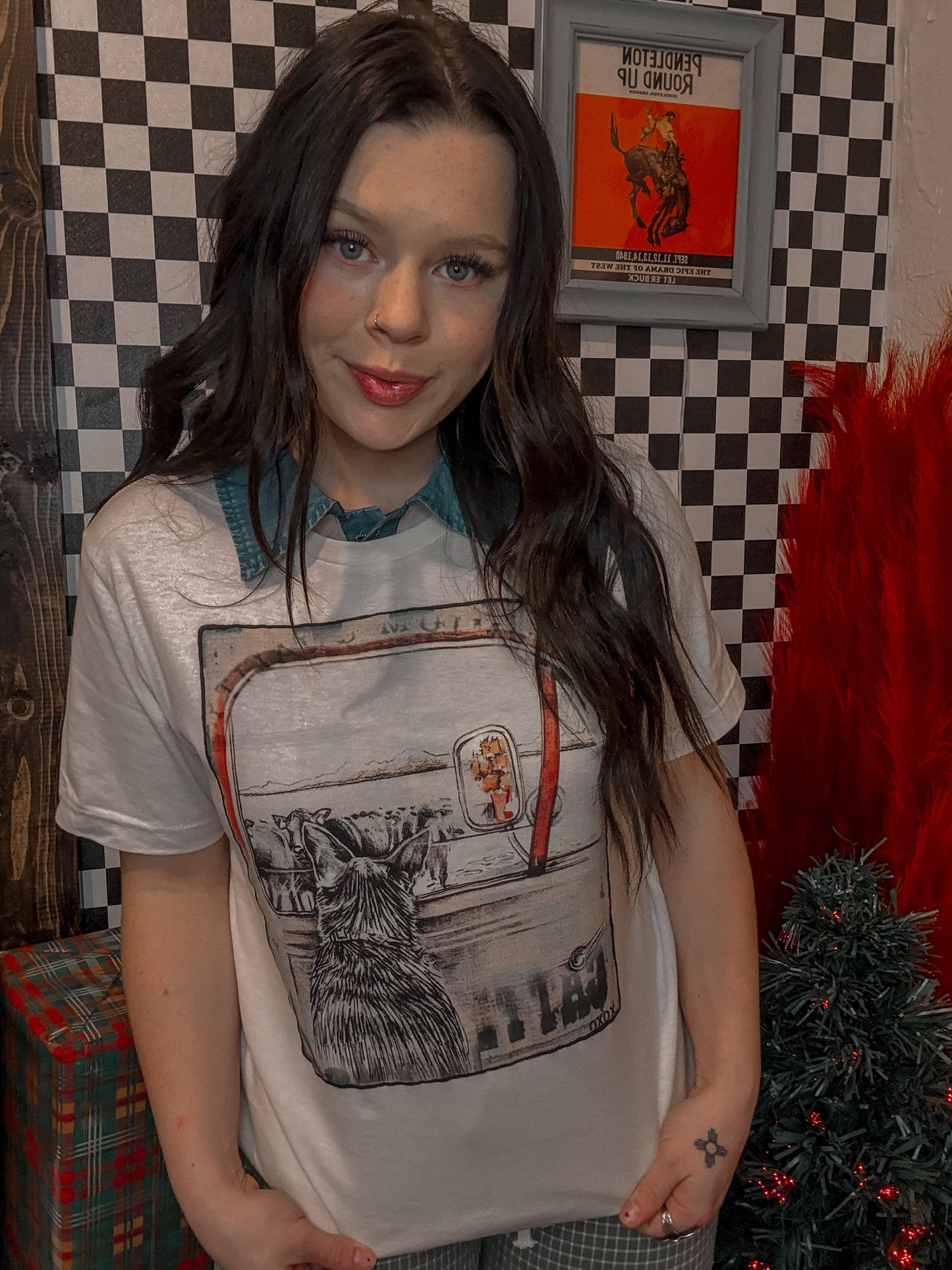 XOXO Art Heeler On Watch Tee