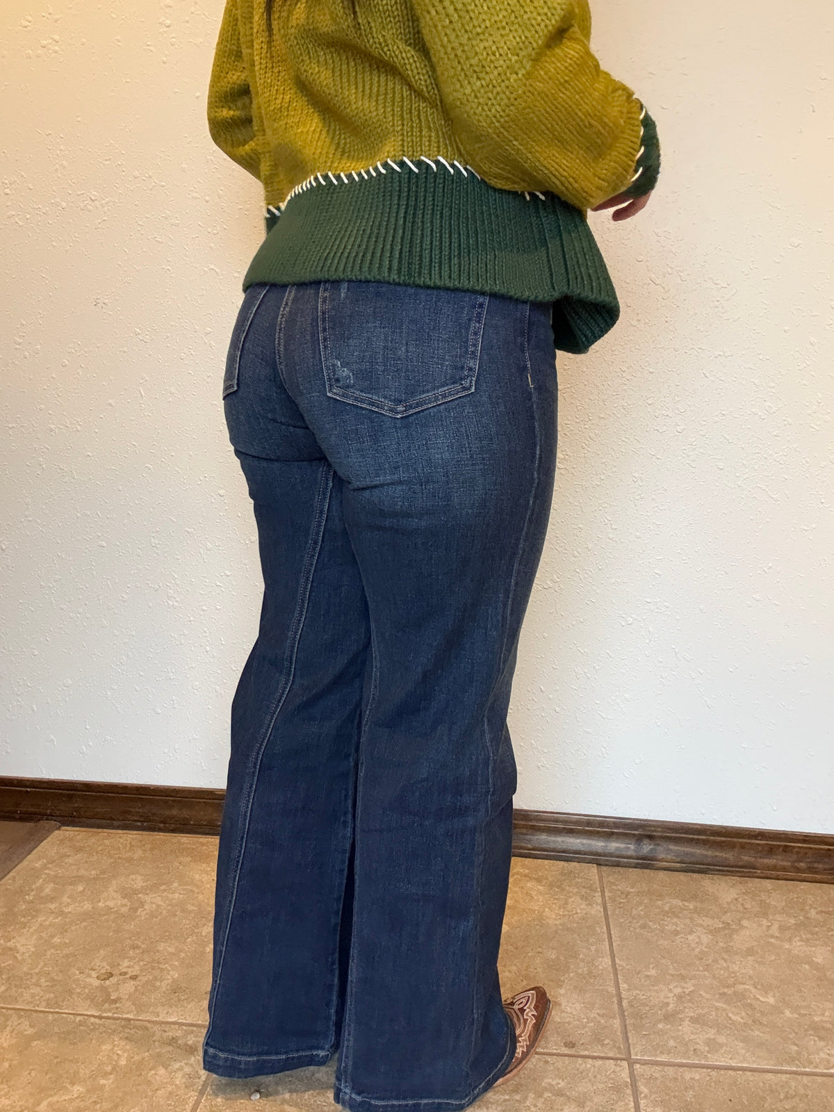 ULTRA HIGH RISE RELAXED FLARE LEG JEANS